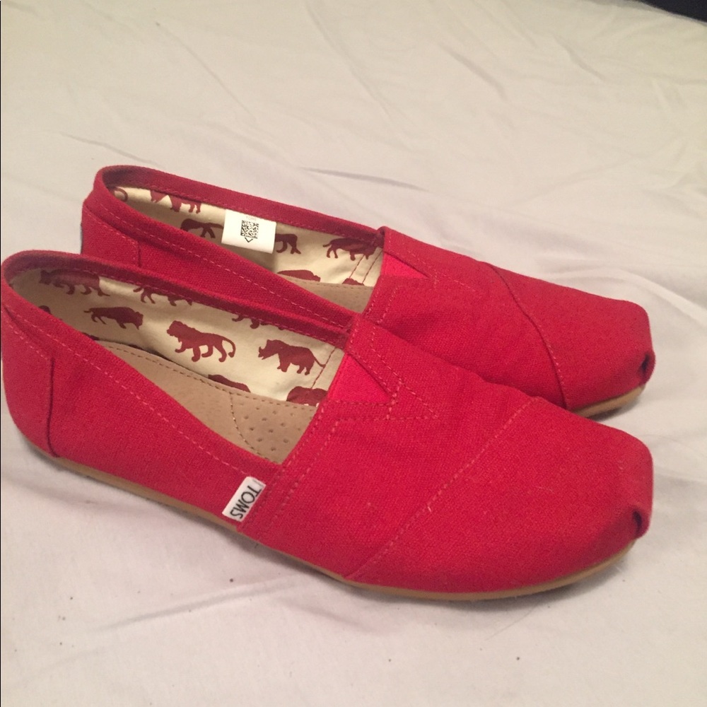 NWOT Toms